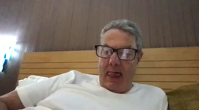 Snapshot of Oldpistolpete chatting on 12.06.24 Oldpistolpete online show from 12.06.24