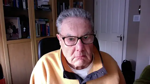 Snapshot of Oldpistolpete chatting on 01.16.25 Oldpistolpete online show from 01.16.25