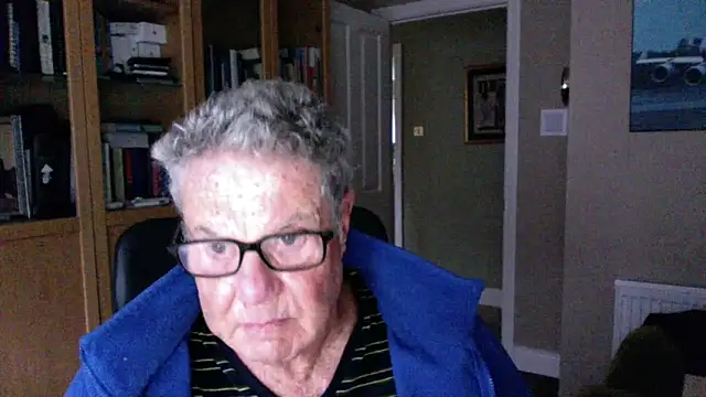 Snapshot of Oldpistolpete chatting on 02.11.25 Oldpistolpete online show from 02.11.25