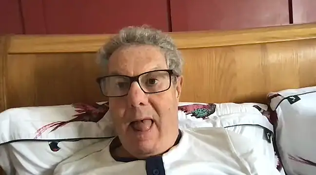 Snapshot of Oldpistolpete chatting on 03.10.25 Oldpistolpete online show from 03.10.25