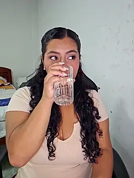 Mary pinkish online show from 03.20.25