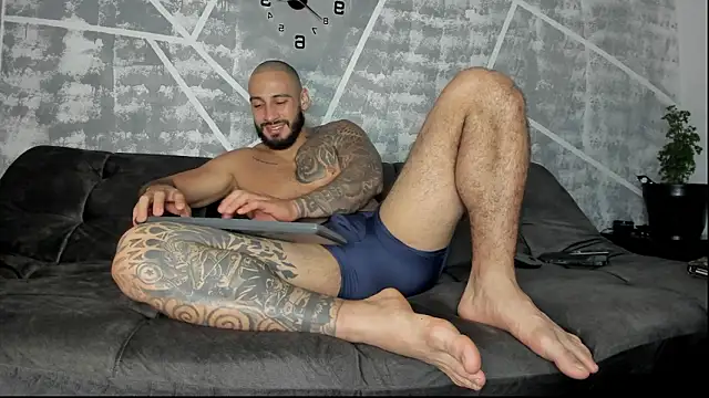 leonidas 18k online show from 02.10.26