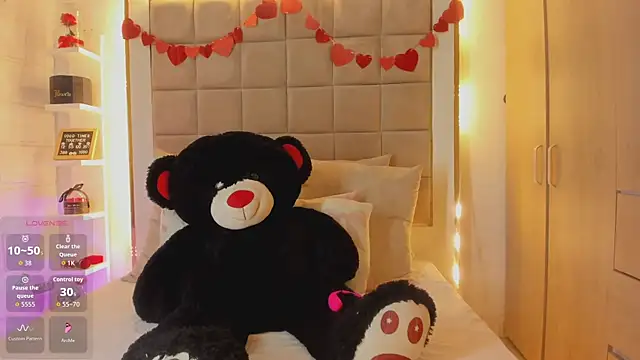 Victoria adaams online show from 02.18.26