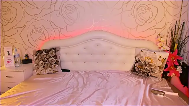 Elizabettalee online show from 02.21.25