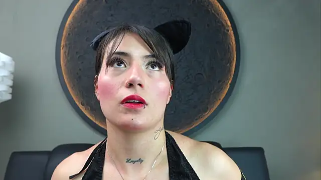 Snapshot of miss_sharlotte18 chatting on 10.27.25 miss sharlotte18 online show from 10.27.25