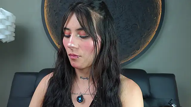 Snapshot of miss_sharlotte18 chatting on 11.20.25 miss sharlotte18 online show from 11.20.25