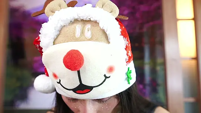 Snapshot of miss_sharlotte18 chatting on 12.15.25 miss sharlotte18 online show from 12.15.25