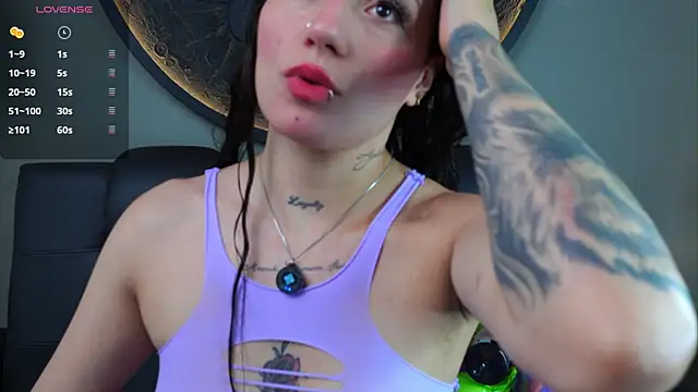 Snapshot of miss_sharlotte18 chatting on 12.20.25 miss sharlotte18 online show from 12.20.25