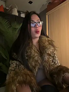 BigDominaMia online show from 04.24.26