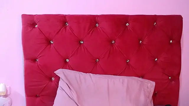 Snapshot of Evasummer1 chatting on 11.22.25 Evasummer1 online show from 11.22.25