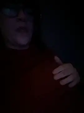 Snapshot of callmelouve chatting on 02.05.25 callmelouve online show from 02.05.25