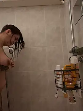 Snapshot of callmelouve chatting on 02.06.25 callmelouve online show from 02.06.25