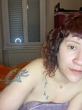 Snapshot of callmelouve chatting on 02.25.25 callmelouve online show from 02.25.25