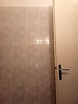 Snapshot of callmelouve chatting on 11.19.25 callmelouve online show from 11.19.25