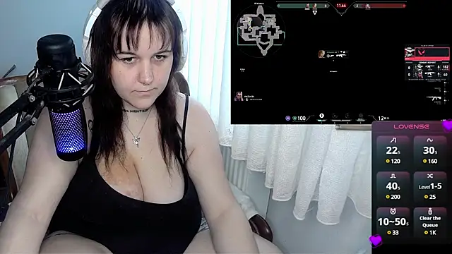 Snapshot of Lia-Bloom chatting on 12.14.24 Lia-Bloom online show from 12.14.24