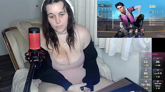 Snapshot of Lia-Bloom chatting on 12.27.24 Lia-Bloom online show from 12.27.24