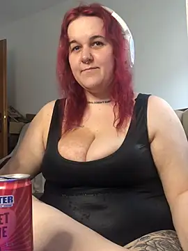 Snapshot of Lia-Bloom chatting on 02.05.25 Lia-Bloom online show from 02.05.25