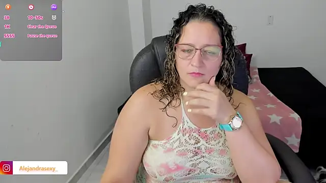 Snapshot of alejandra_milf_ chatting on 06.19.26 alejandra milf online show from 06.19.26