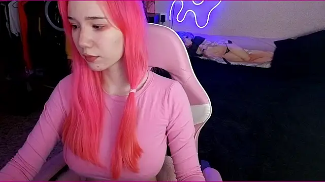 Maya Viola online show from 10.25.25