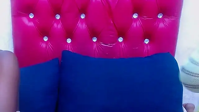 Snapshot of XSCARLETQUEENXX chatting on 02.05.26 XSCARLETQUEENXX online show from 02.05.26