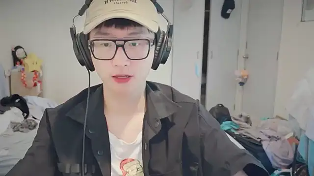 romeoisme   online show from 01.29.25