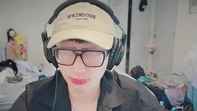 romeoisme   online show from 03.21.25