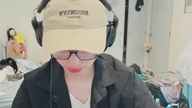 romeoisme   online show from 03.22.25