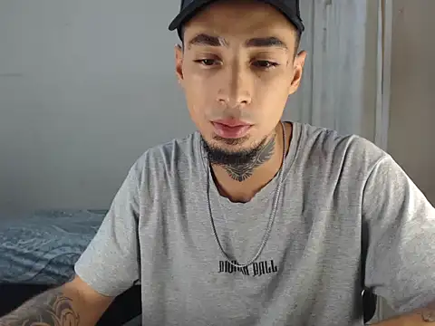 emiliano hottt online show from 01.26.25