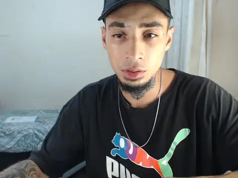 emiliano hottt online show from 01.28.25