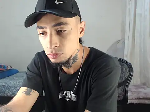 emiliano hottt online show from 03.08.25