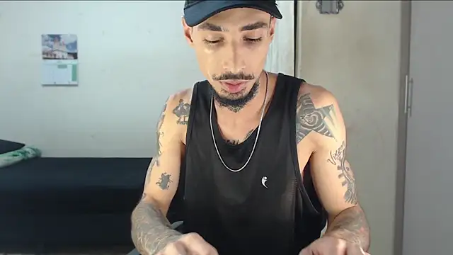 emiliano hottt online show from 04.28.26