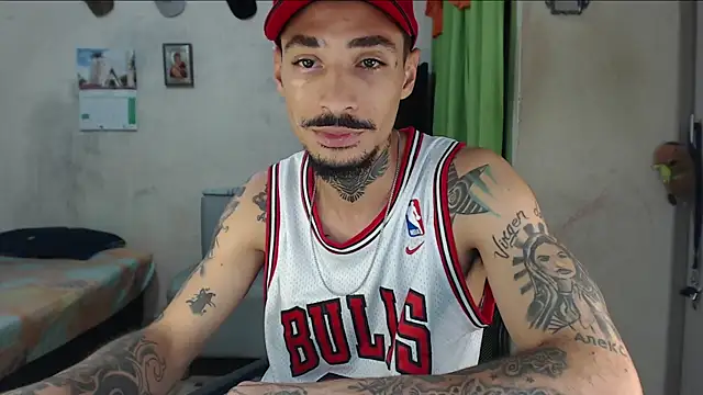 emiliano hottt online show from 07.26.26
