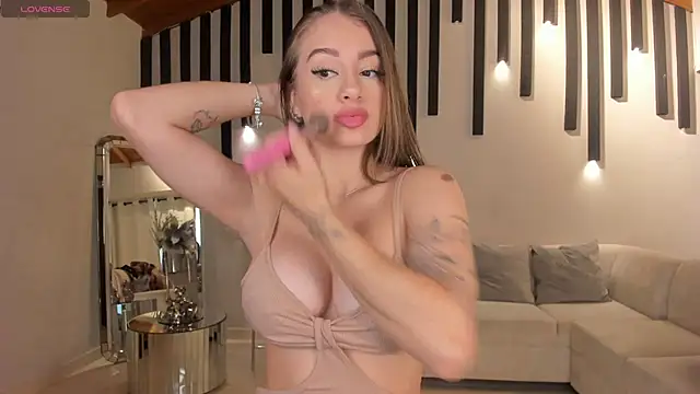 MaryLewis  online show from 03.04.25