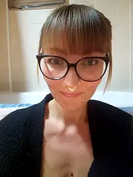 Snapshot of MissMialicious chatting on 02.11.25 MissMialicious online show from 02.11.25