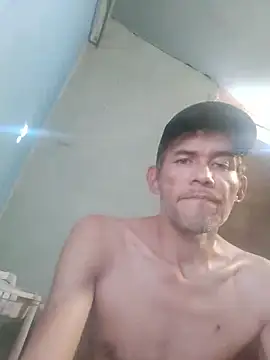 Snapshot of MarsWood chatting on 09.12.25 MarsWood online show from 09.12.25