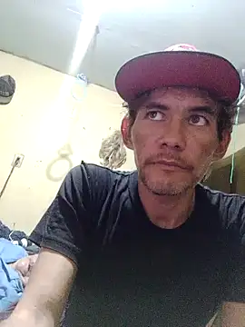 Snapshot of MarsWood chatting on 09.17.25 MarsWood online show from 09.17.25