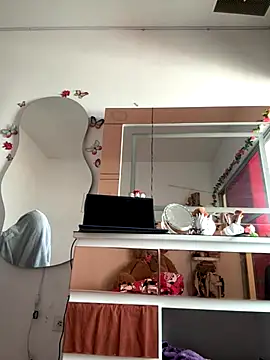 Snapshot of jailyncam_ chatting on 12.04.25 jailyncam online show from 12.04.25