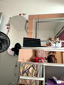 Snapshot of jailyncam_ chatting on 12.19.25 jailyncam online show from 12.19.25