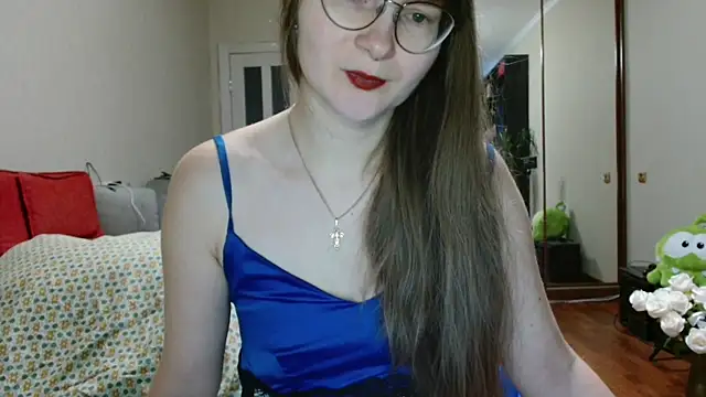 Snapshot of KiraGoldens chatting on 11.09.25 KiraGoldens online show from 11.09.25