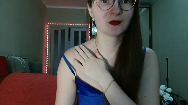 Snapshot of KiraGoldens chatting on 03.19.26 KiraGoldens online show from 03.19.26