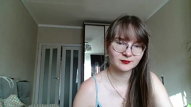 Snapshot of KiraGoldens chatting on 03.26.26 KiraGoldens online show from 03.26.26