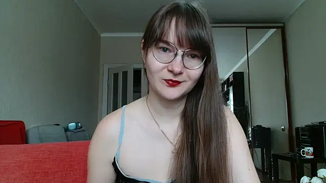 Snapshot of KiraGoldens chatting on 04.22.26 KiraGoldens online show from 04.22.26