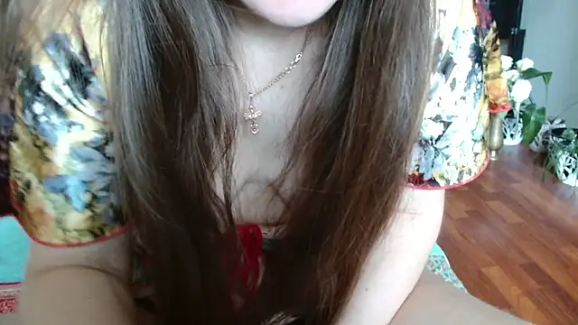 Snapshot of KiraGoldens chatting on 04.30.26 KiraGoldens online show from 04.30.26