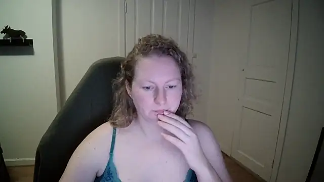 Girlnina-1995 online show from 12.03.24