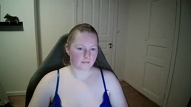 Girlnina-1995 online show from 01.06.25