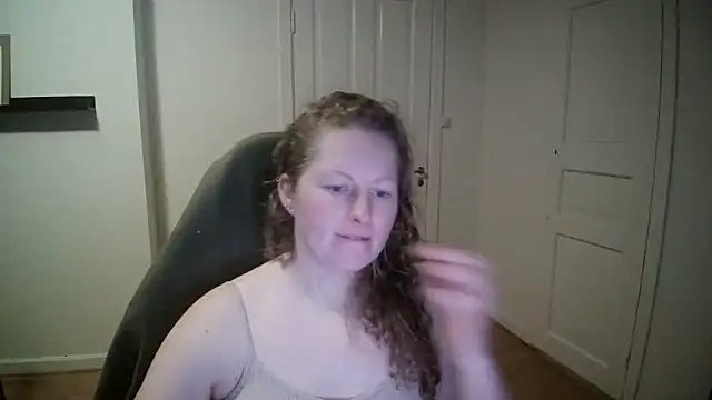 Girlnina-1995 online show from 01.20.25