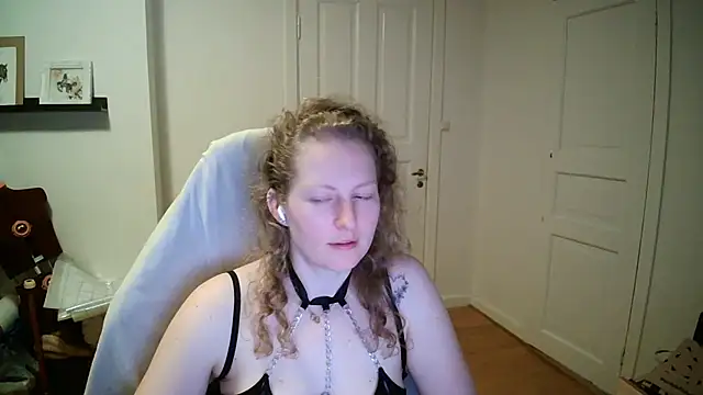 Girlnina-1995 online show from 03.16.26