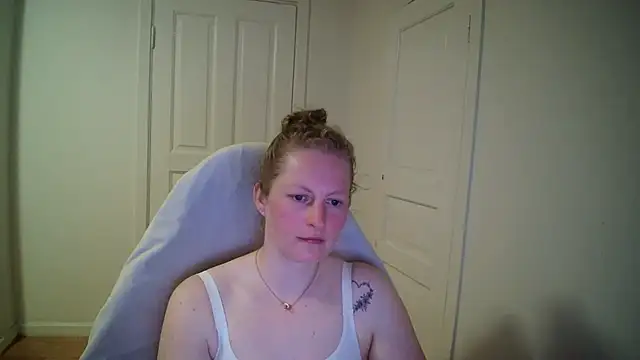 Girlnina-1995 online show from 04.21.26