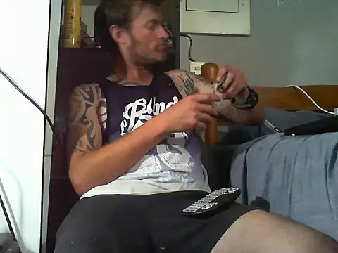 Snapshot of the-billy-blue chatting on 09.30.25 the-billy-blue online show from 09.30.25