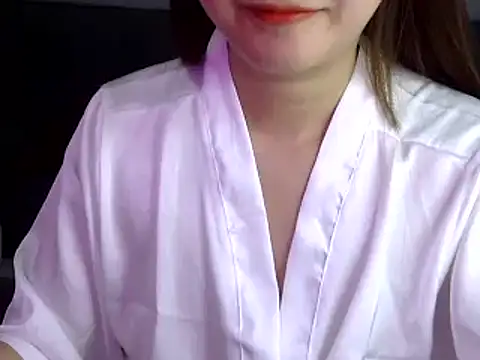 Snapshot of Bee_2k chatting on 12.04.25 Bee 2k online show from 12.04.25